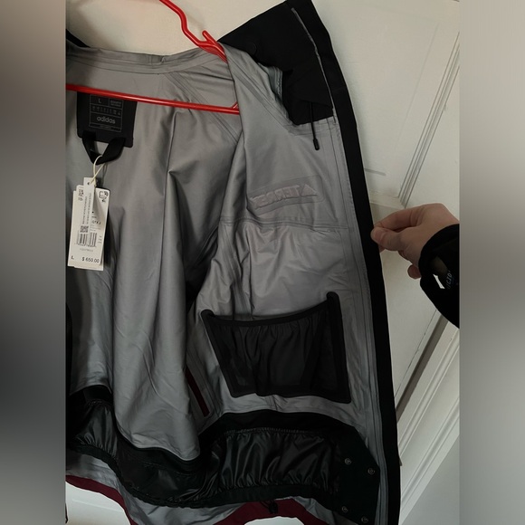 Adidas Terrex Techrock 3L Gore-Tex C-Knit Jacket Black / Shadow Red IB4238 - Picture 5 of 7